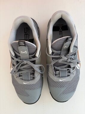 Nike Metcon 7 - like new - Men’s 6.5 / Womens 8